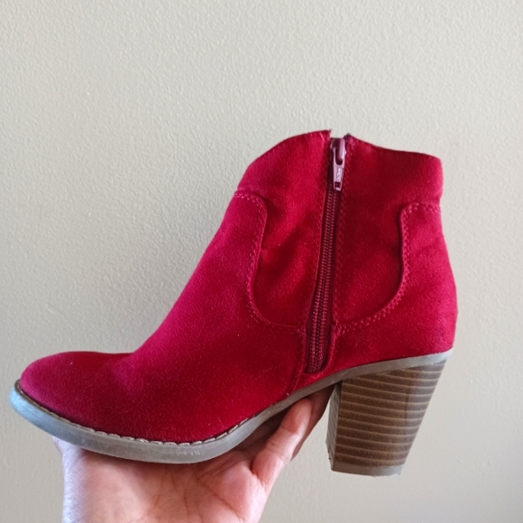 Old Navy Faux Suede Blok Heel Burnt Red Booties Zs.6 - Picture 4 of 10